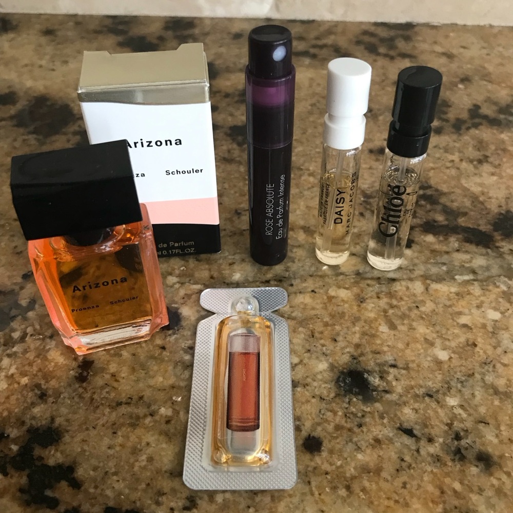 47 Piece Beauty Mixed Samples Lot Skincare Haircare Cosmetics Scents Makeup Bag - Picture 10 of 10